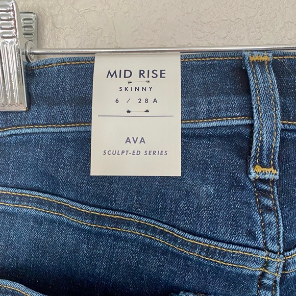 NWT Ava Mid rise Skinny Jeans - Picture 4 of 5